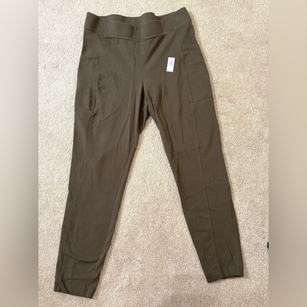 Women’s leggings with pockets from old navy- size medium- green